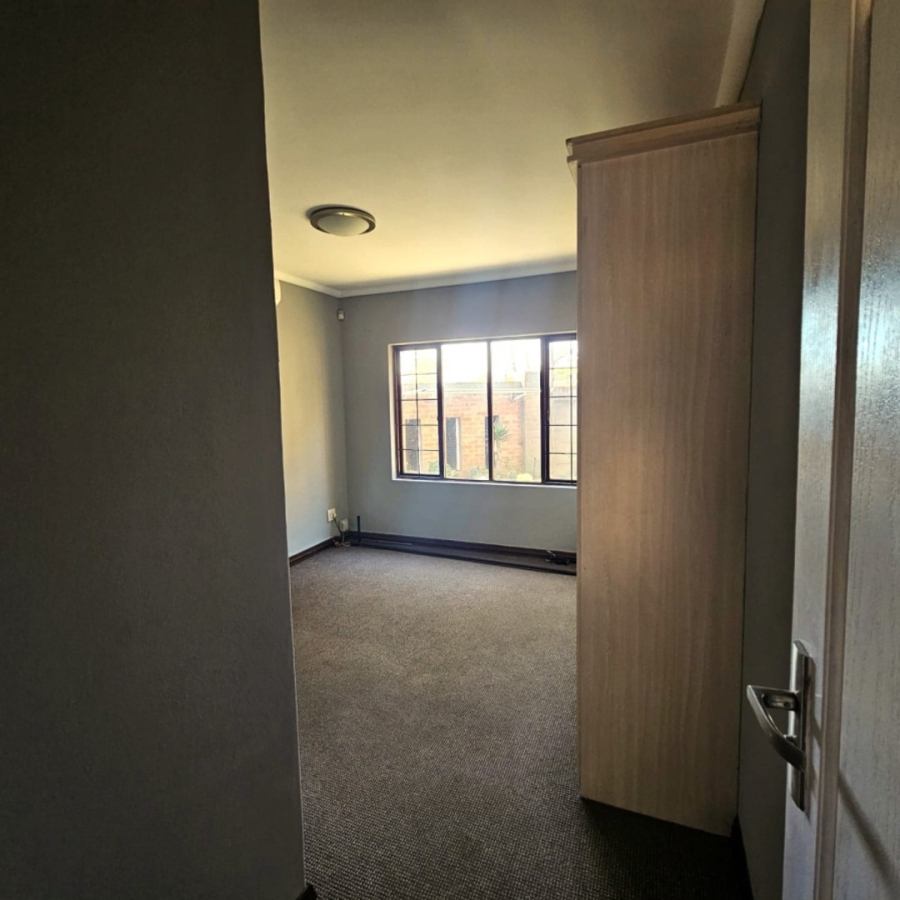 To Let 2 Bedroom Property for Rent in Waterval East North West